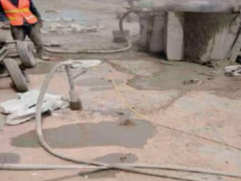 临漳水泥混凝土路面板底注浆技术 路面脱空注浆整治方案